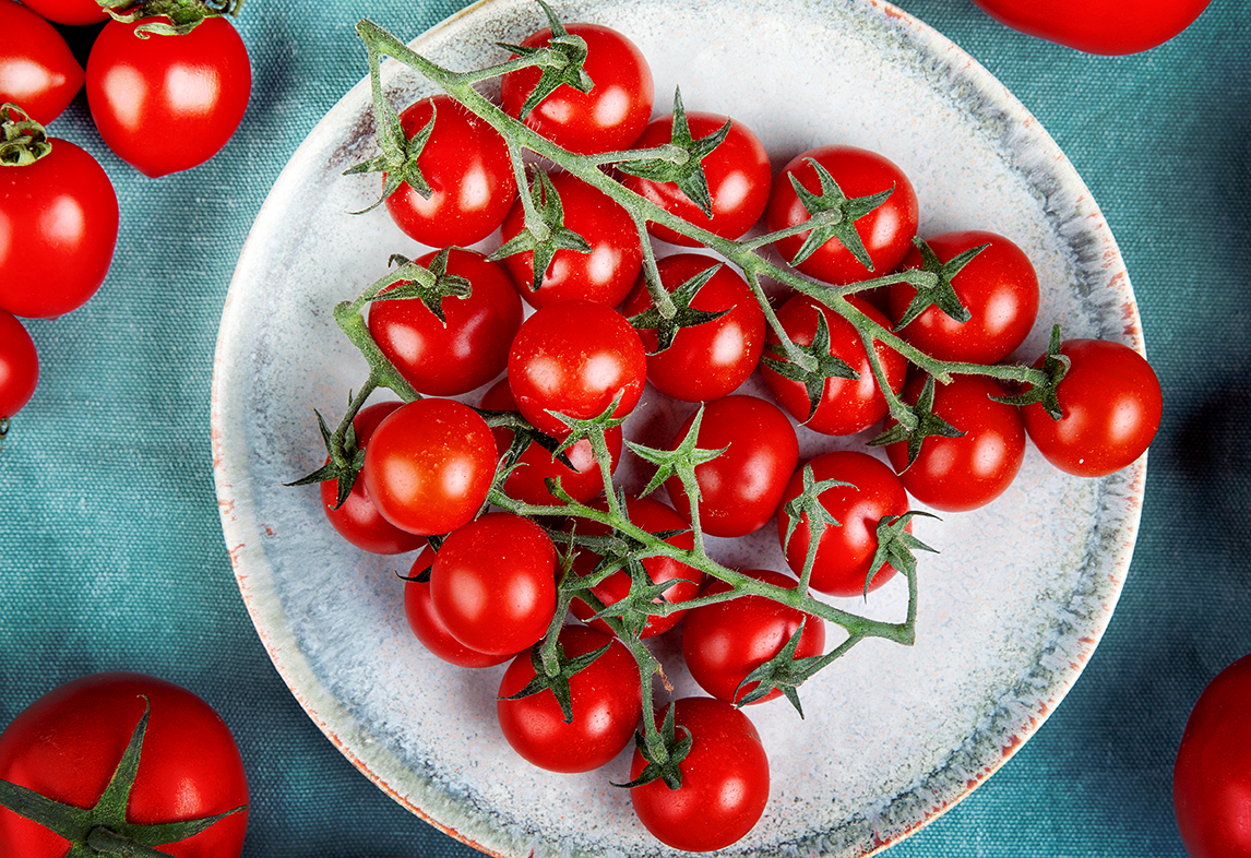Y6200 Red Cherry Large Tomato